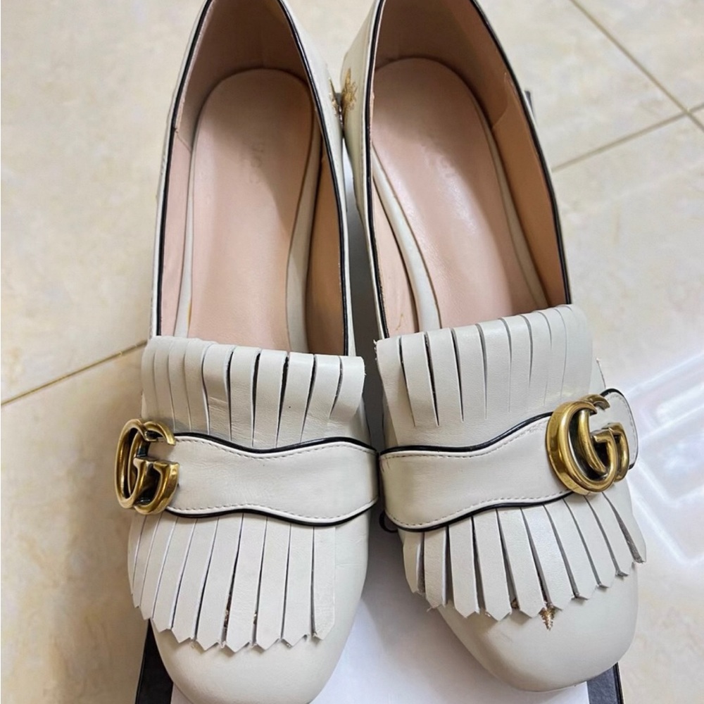 Gucci Cream Flats with Gold Accent